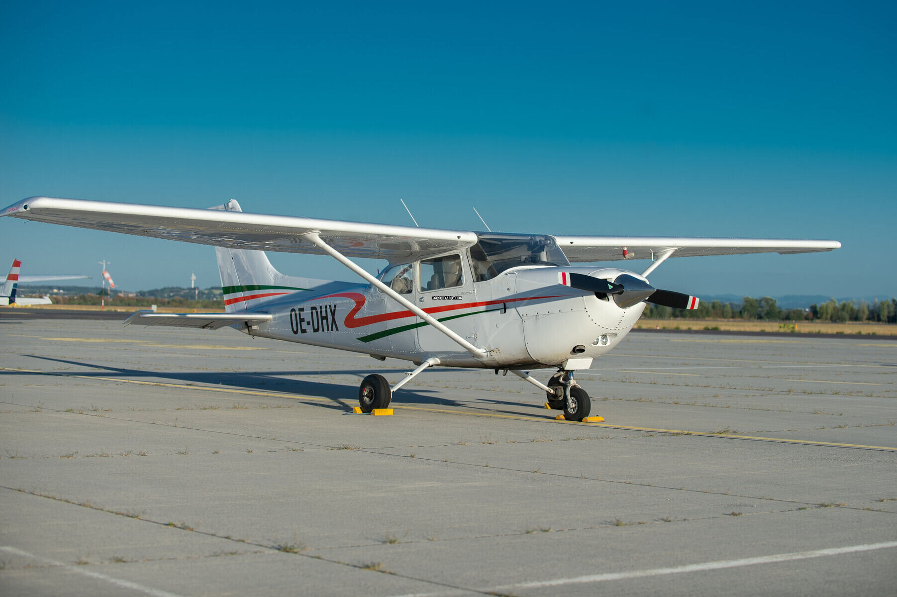 1977 Cessna FR172K, photo 2