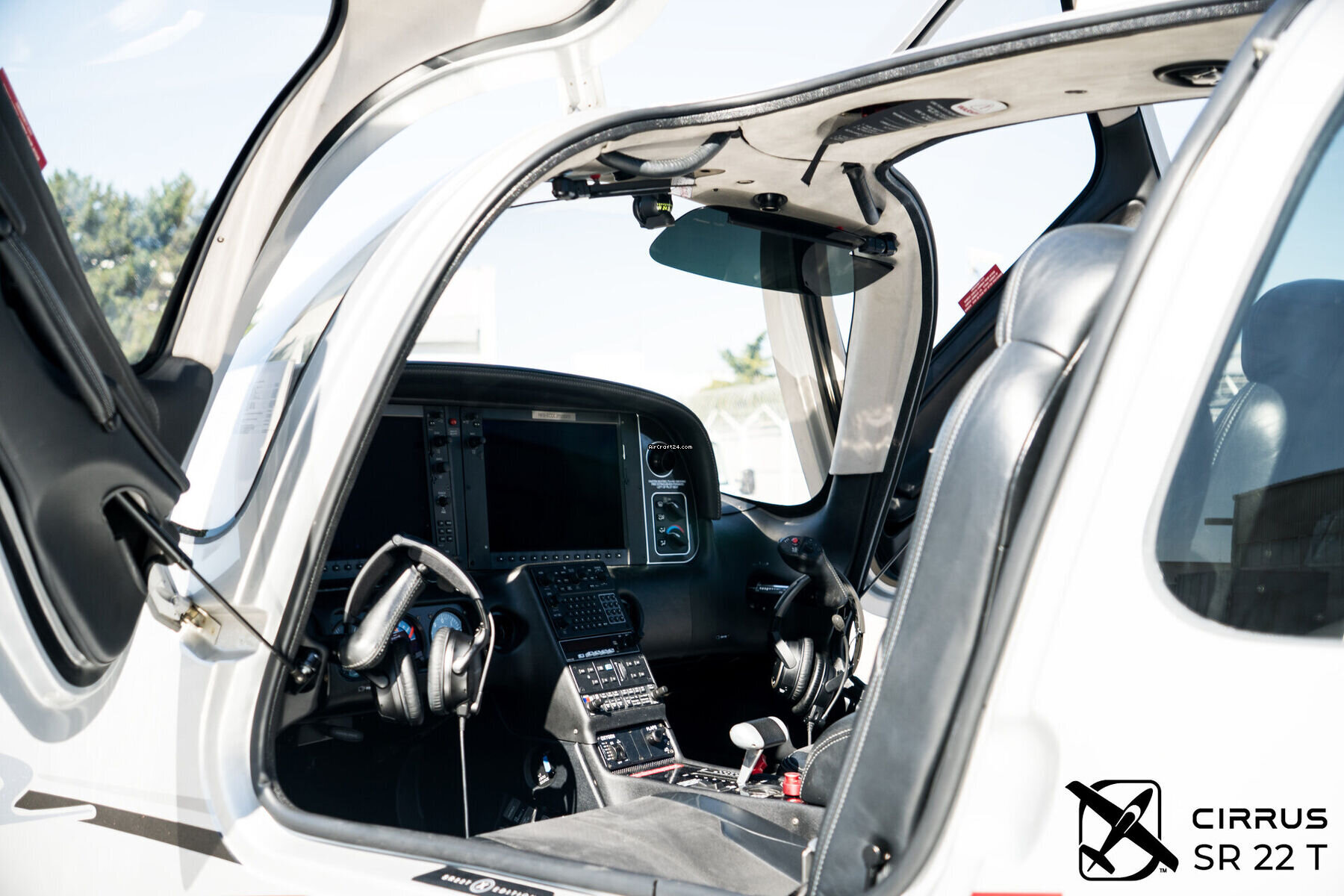 2011 Cirrus SR22T-G3, photo 17