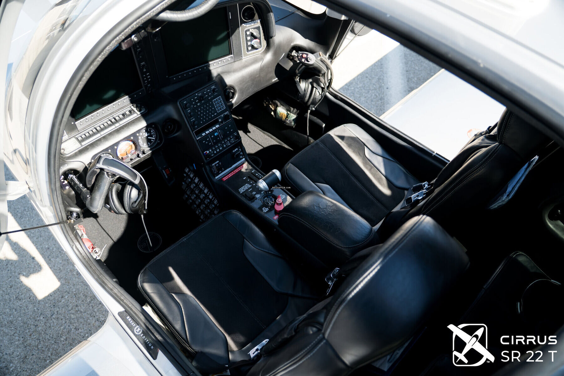 2011 Cirrus SR22T-G3, photo 18