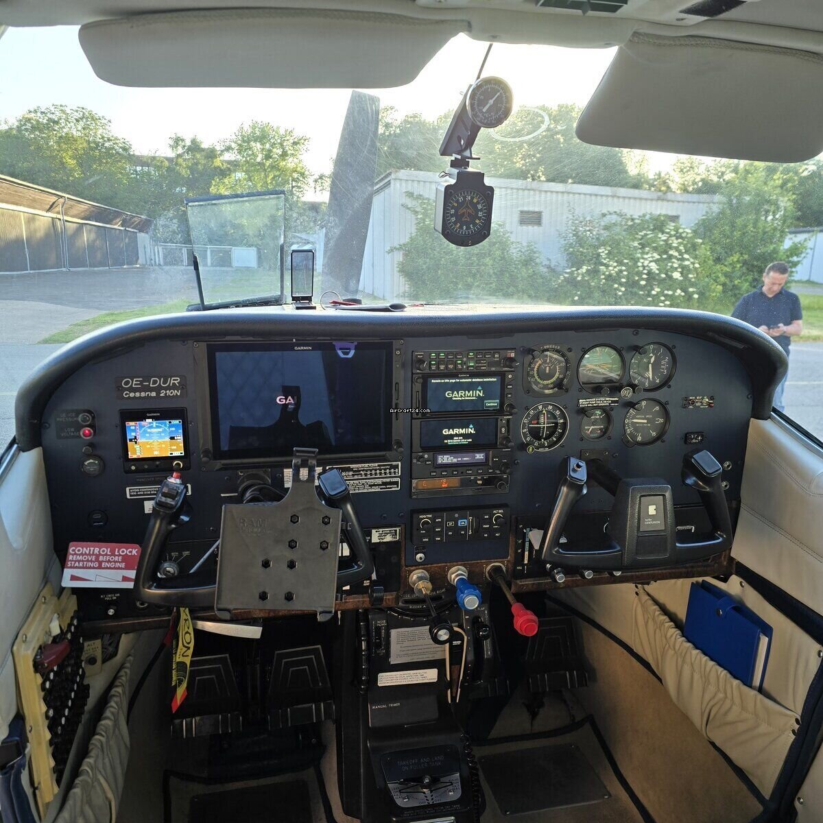 1980 Cessna Turbo 210N, photo 2