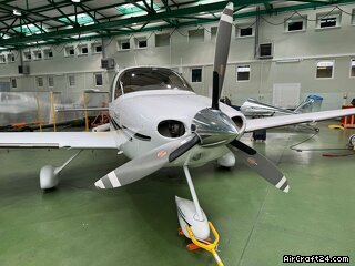 Cirrus SR22