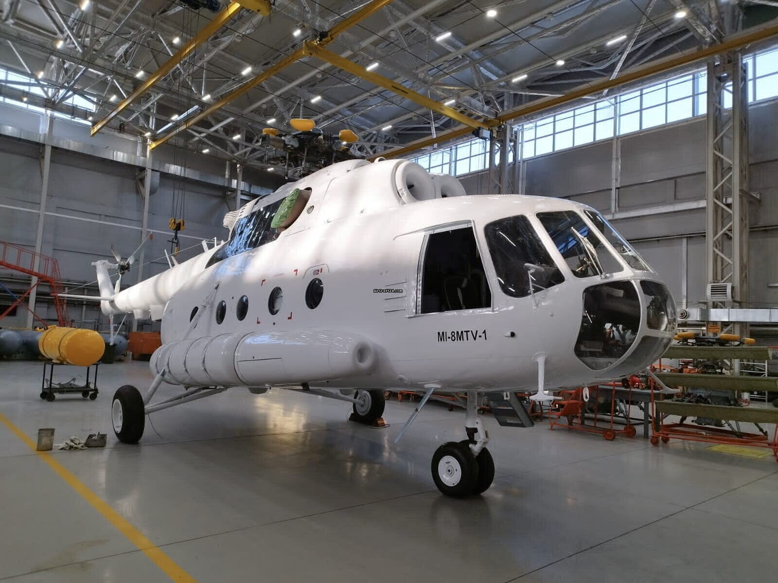 1990 Mil Mi-8MTV-1, photo 1
