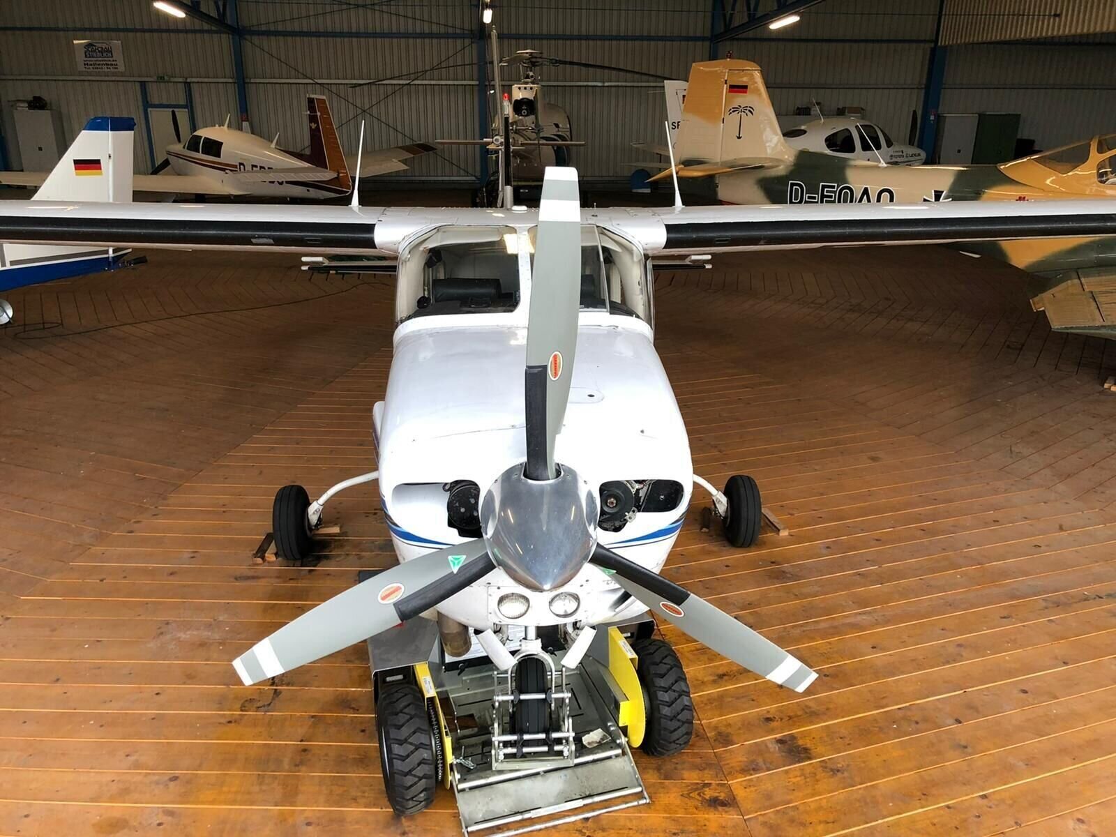 1983 Cessna P210N GTN 750, TCAS, Flarm, Intercooler, Long Range Tip Tanks, photo 3