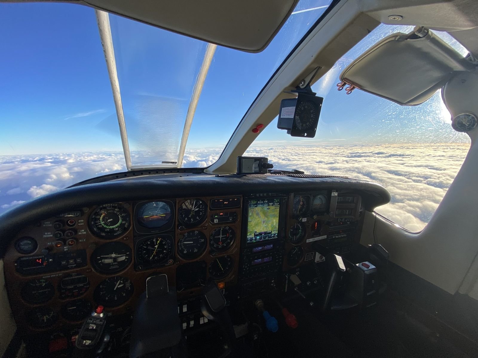 1983 Cessna P210N GTN 750, TCAS, Flarm, Intercooler, Long Range Tip Tanks, photo 7