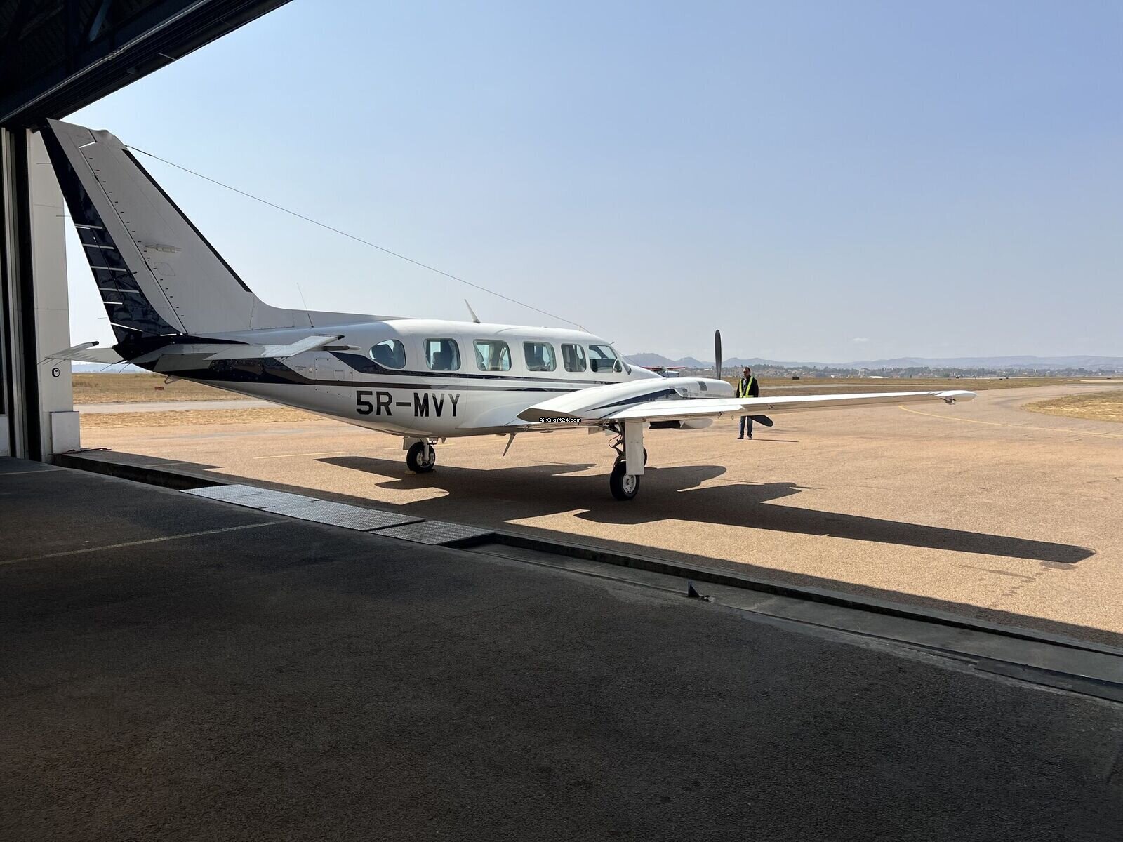 1981 Piper Chieftain PA-31-350, photo 3