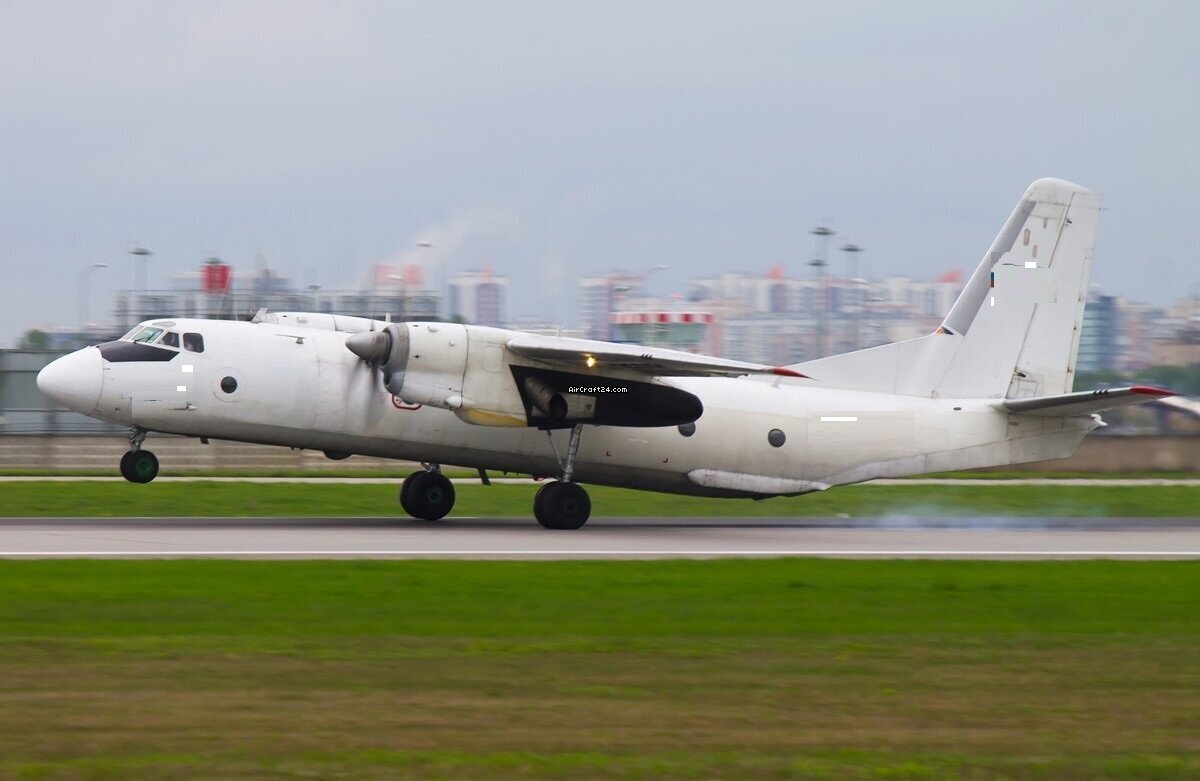 1984 Antonov AN-26, photo 2