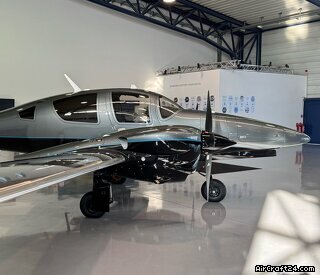 Diamond DA62