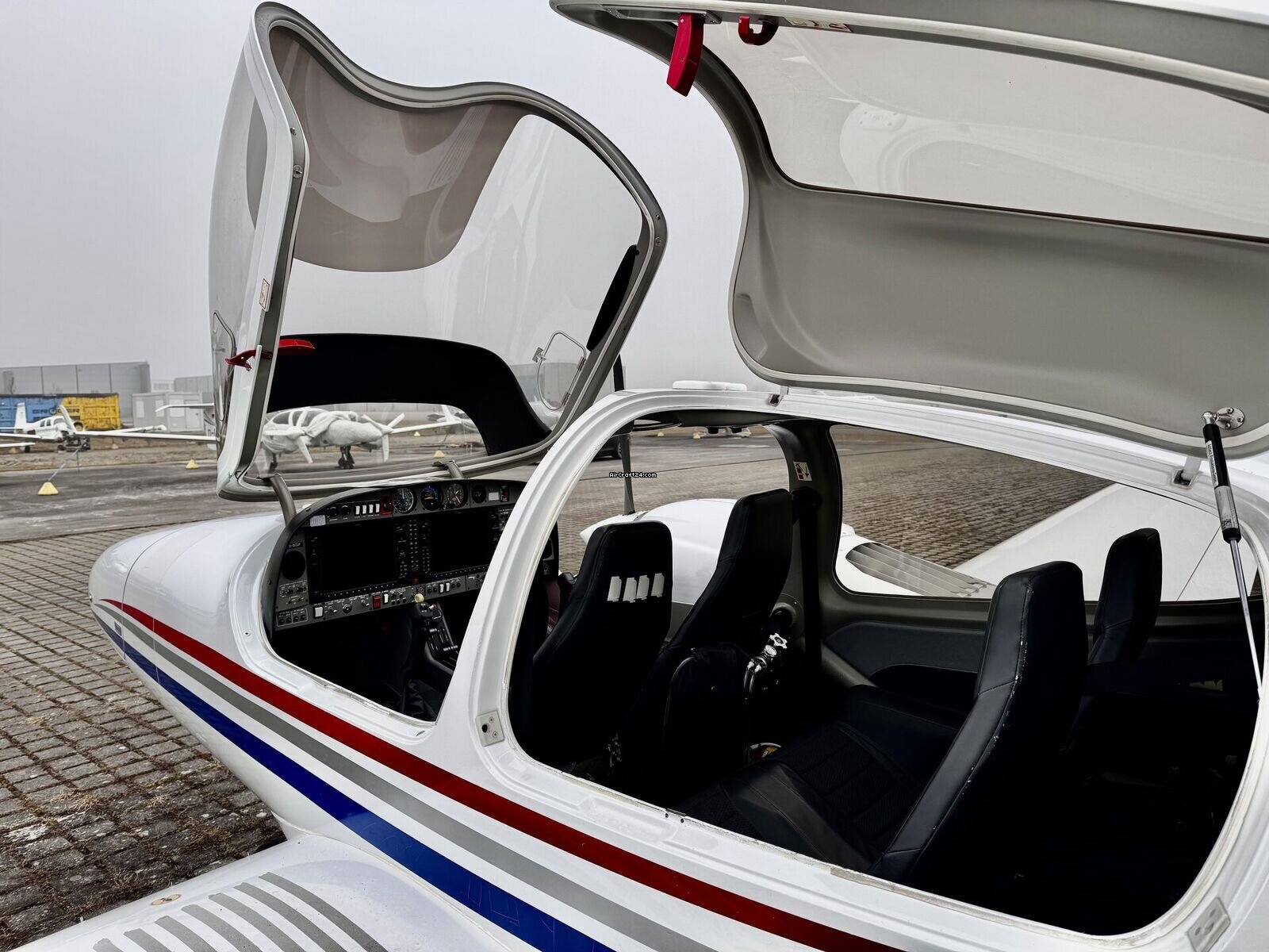 2009 Diamond DA42 NG, photo 3