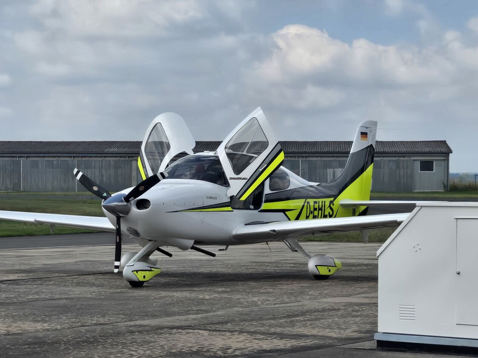 2004 Cirrus SR20-G3, photo 4