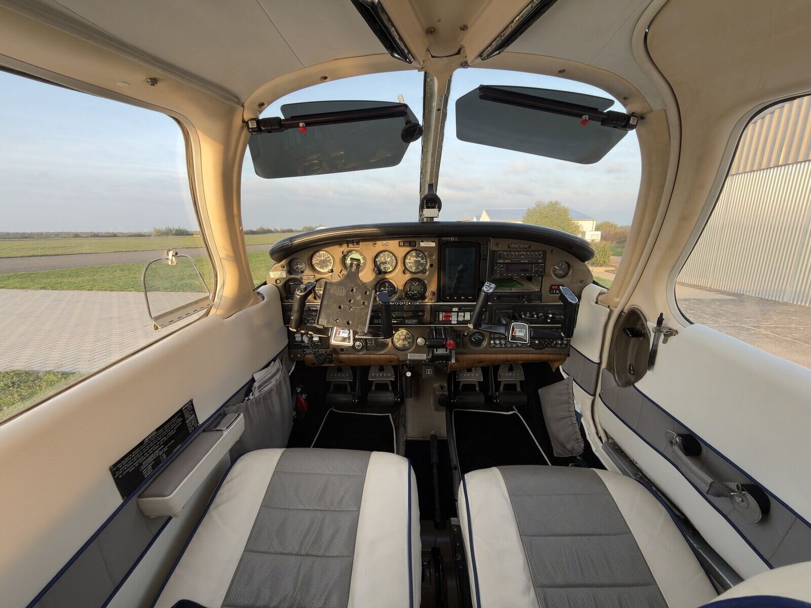 1978 Piper PA-28-181 Archer II, photo 12