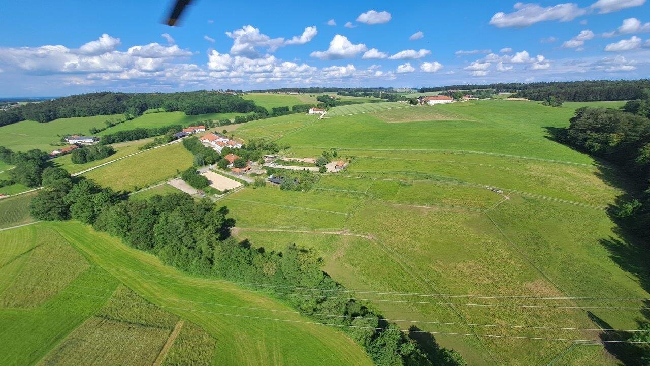 2007 Robinson Heliport mit Reitanlage in Oberbayern 7,8 ha Alleinlage, photo 2