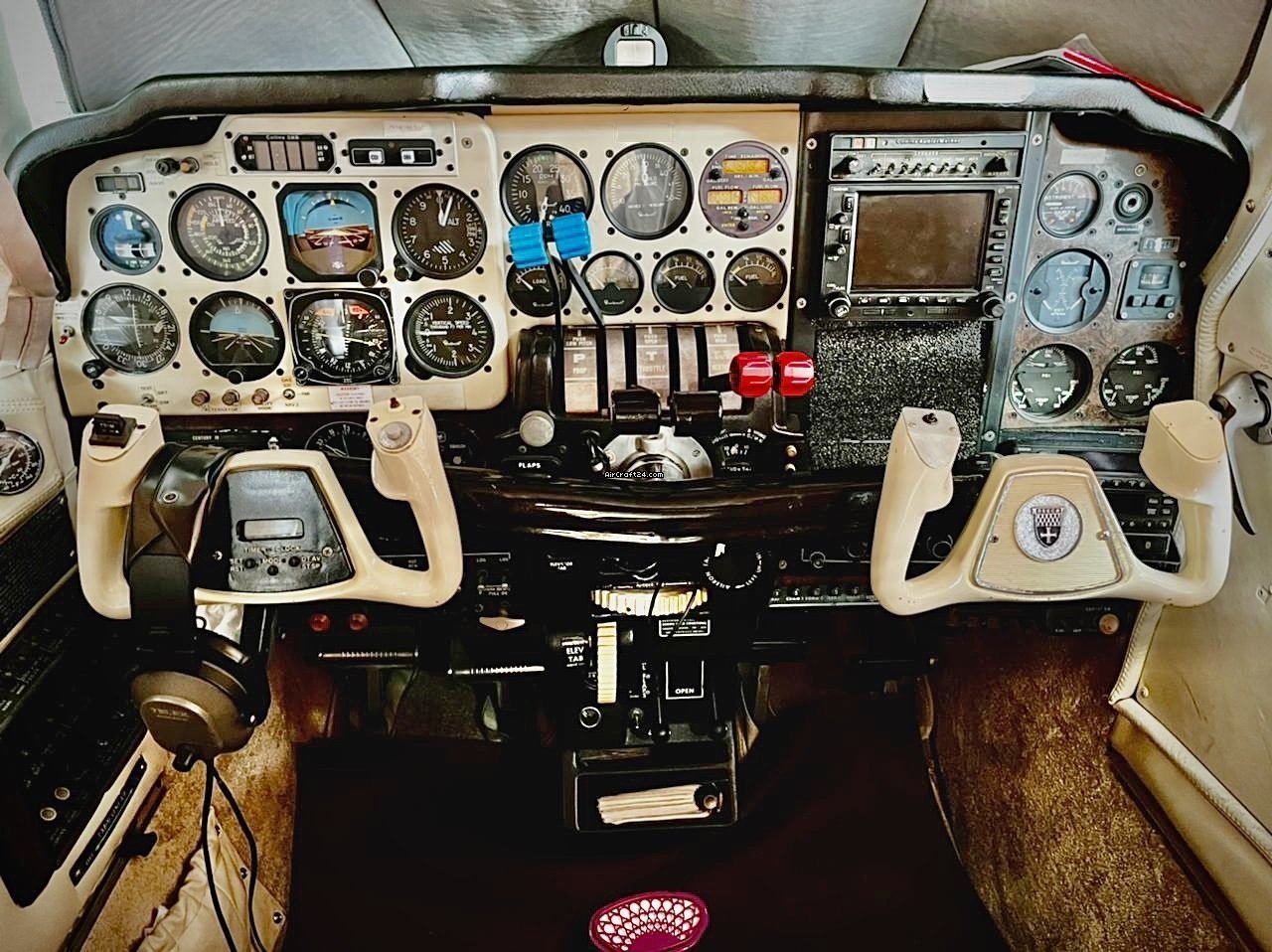 1978 Beechcraft Baron 58, photo 2