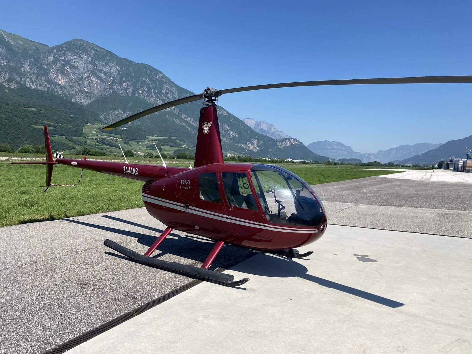 2002 Robinson R44 Clipper I, with installed popoutfloats, photo 3