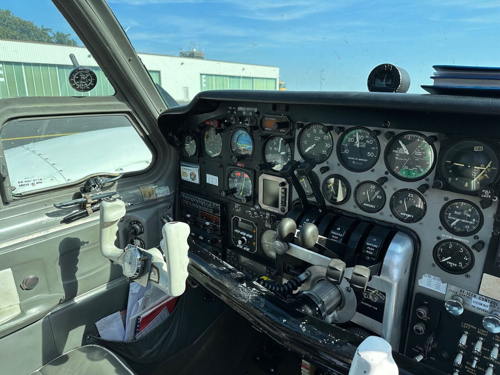 1961 Beechcraft Baron 55, photo 2