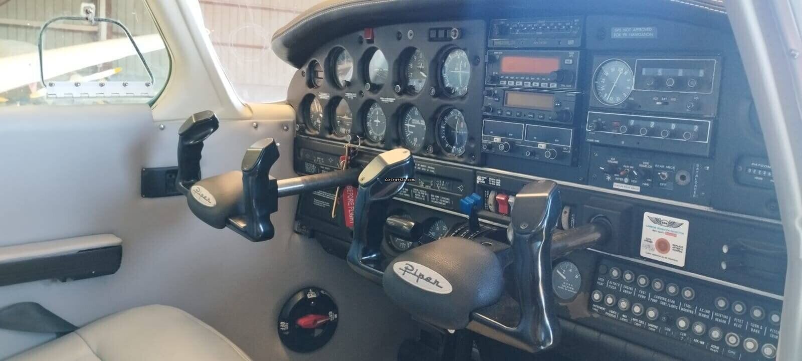 1977 Piper PA-28R-201 Arrow III, photo 4