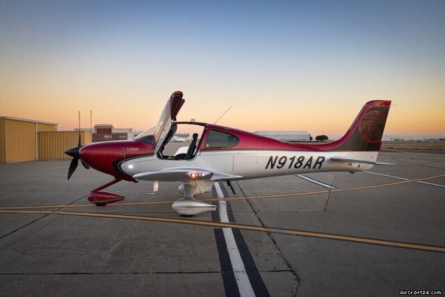 Cirrus 2013 Cirrus SR22T G5 GTS, photo 1