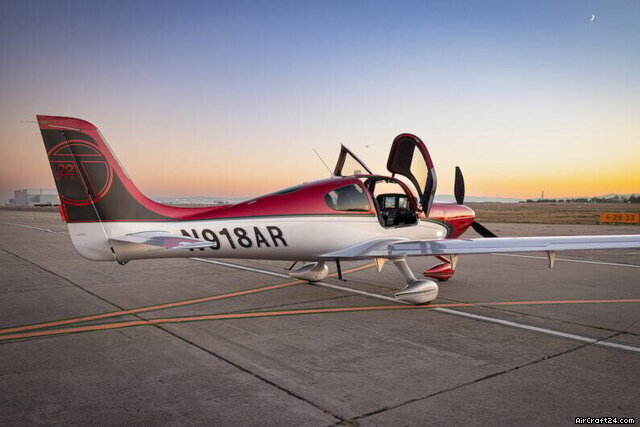 Cirrus 2013 Cirrus SR22T G5 GTS, photo 2