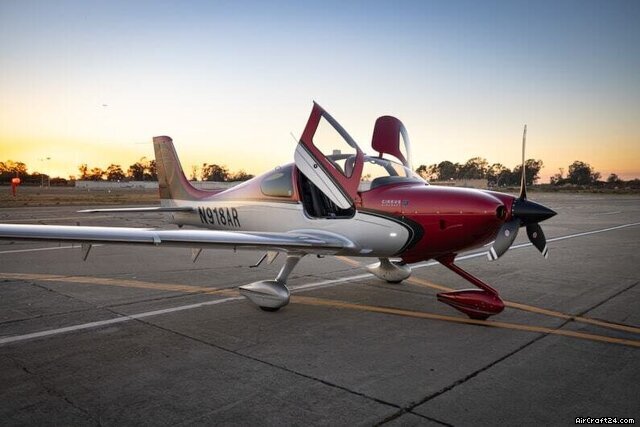 Cirrus 2013 Cirrus SR22T G5 GTS, photo 3