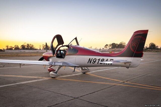 Cirrus 2013 Cirrus SR22T G5 GTS, photo 8