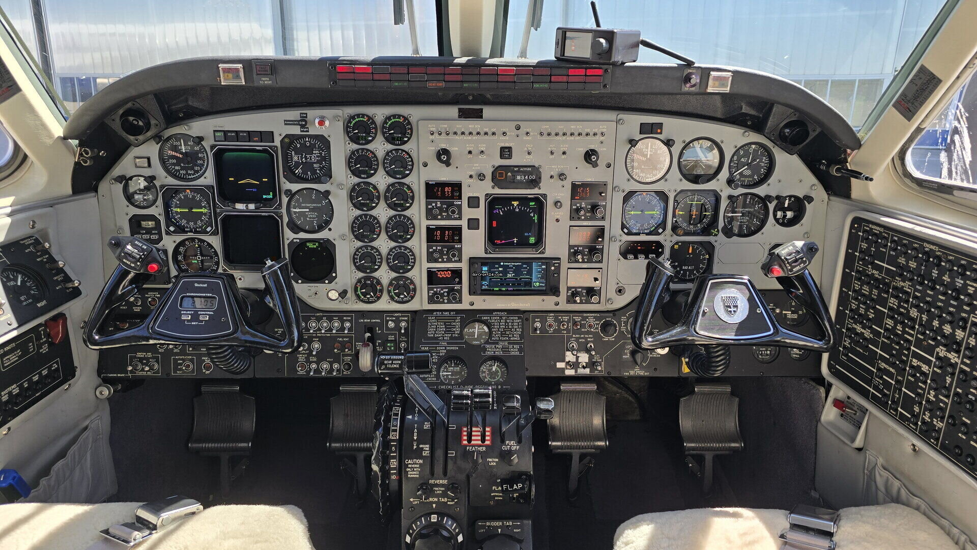 1993 Beechcraft King Air 90B, photo 3