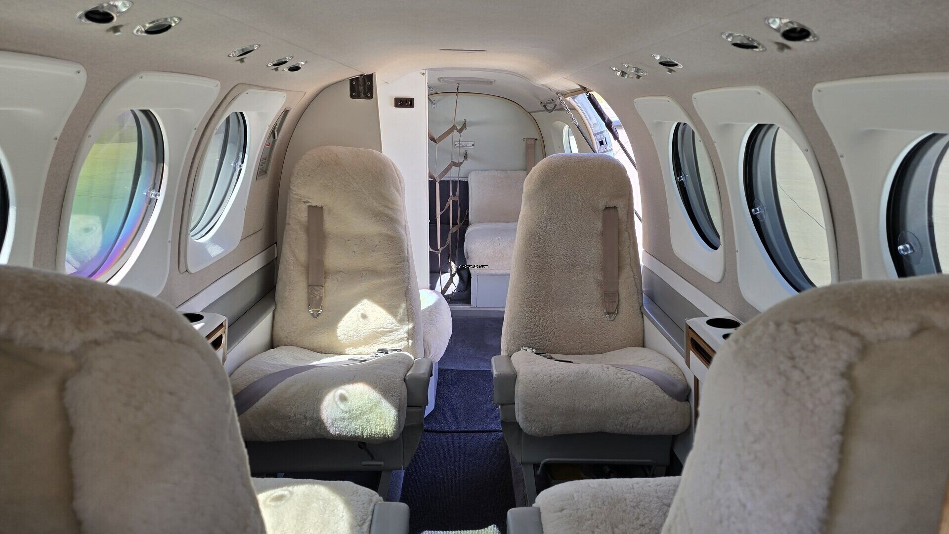 1993 Beechcraft King Air 90B, photo 5