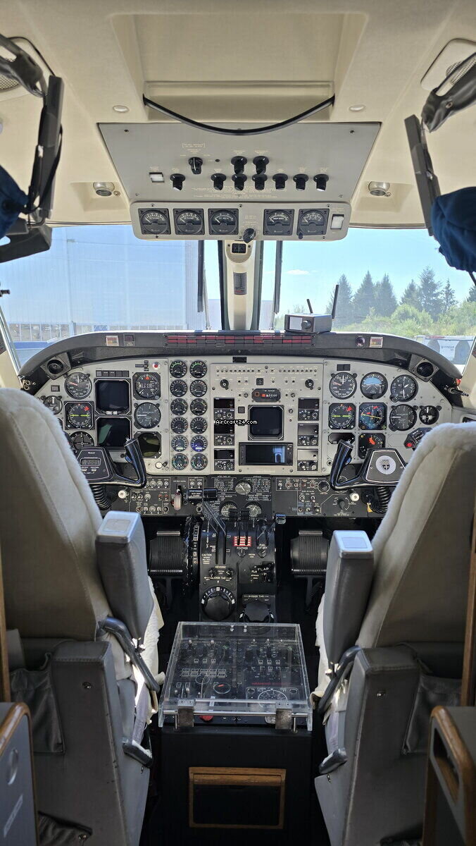 1993 Beechcraft King Air 90B, photo 6