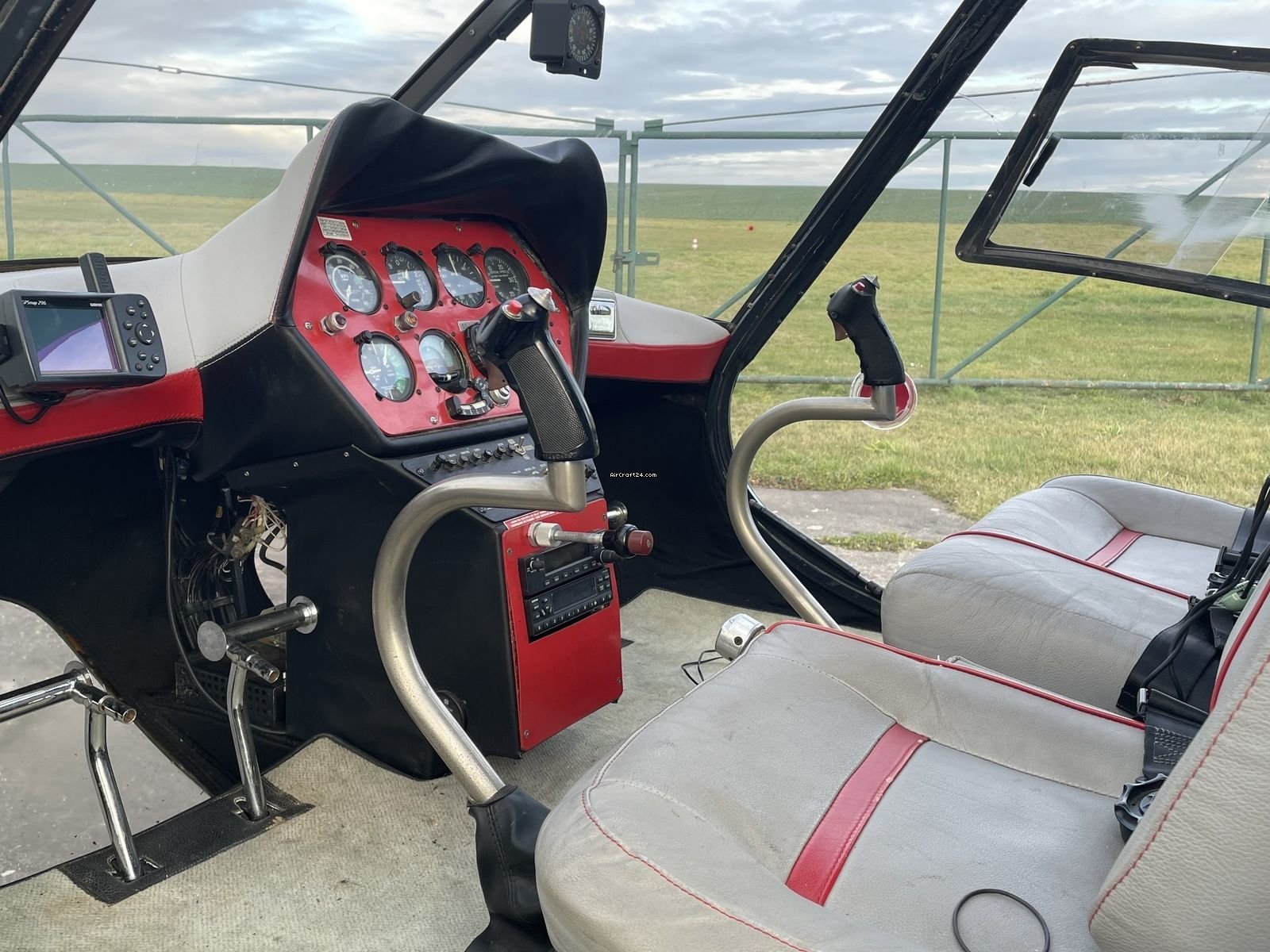 1978 Enstrom F28C, photo 2
