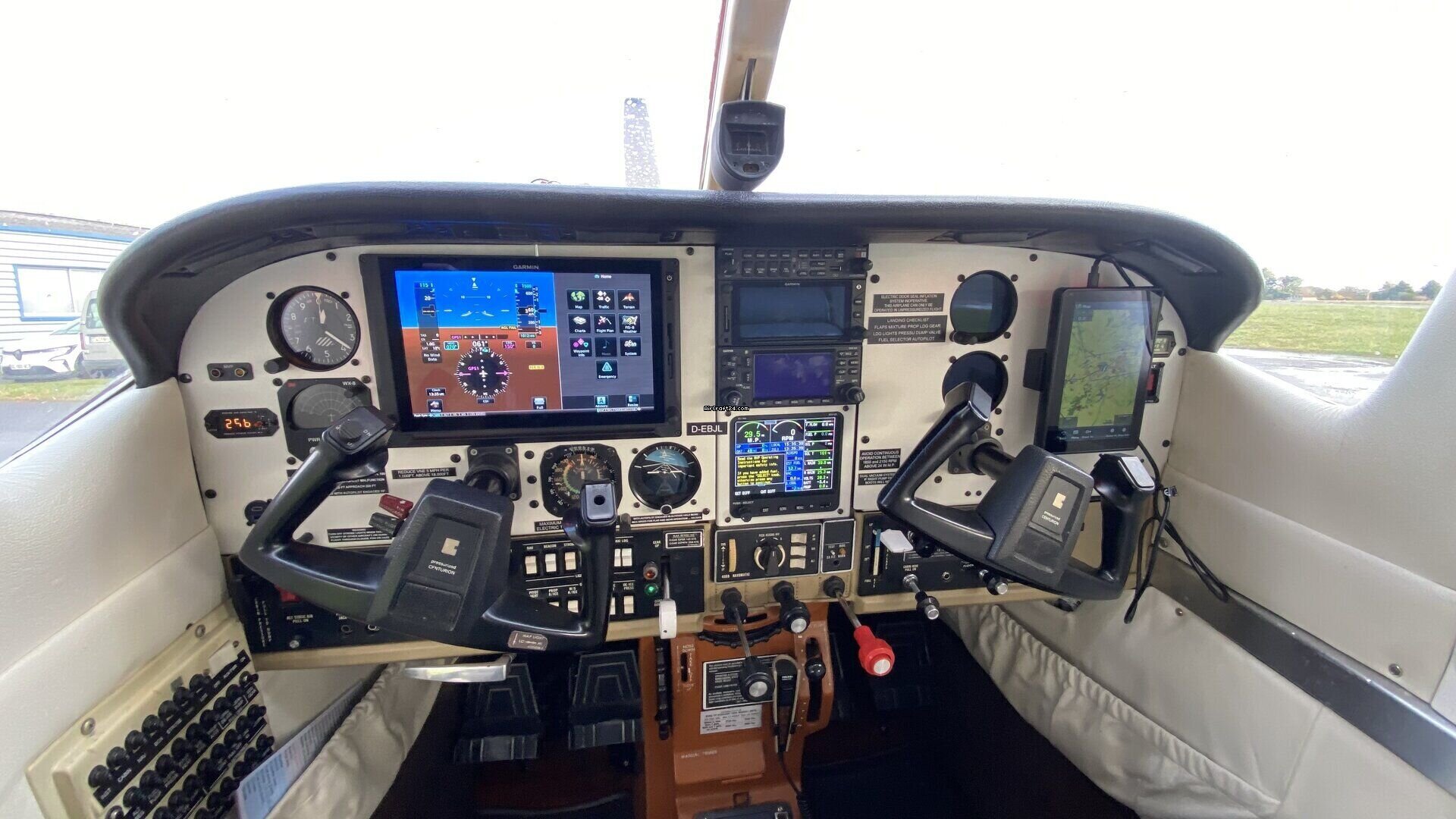 1978 Cessna P210N, photo 2