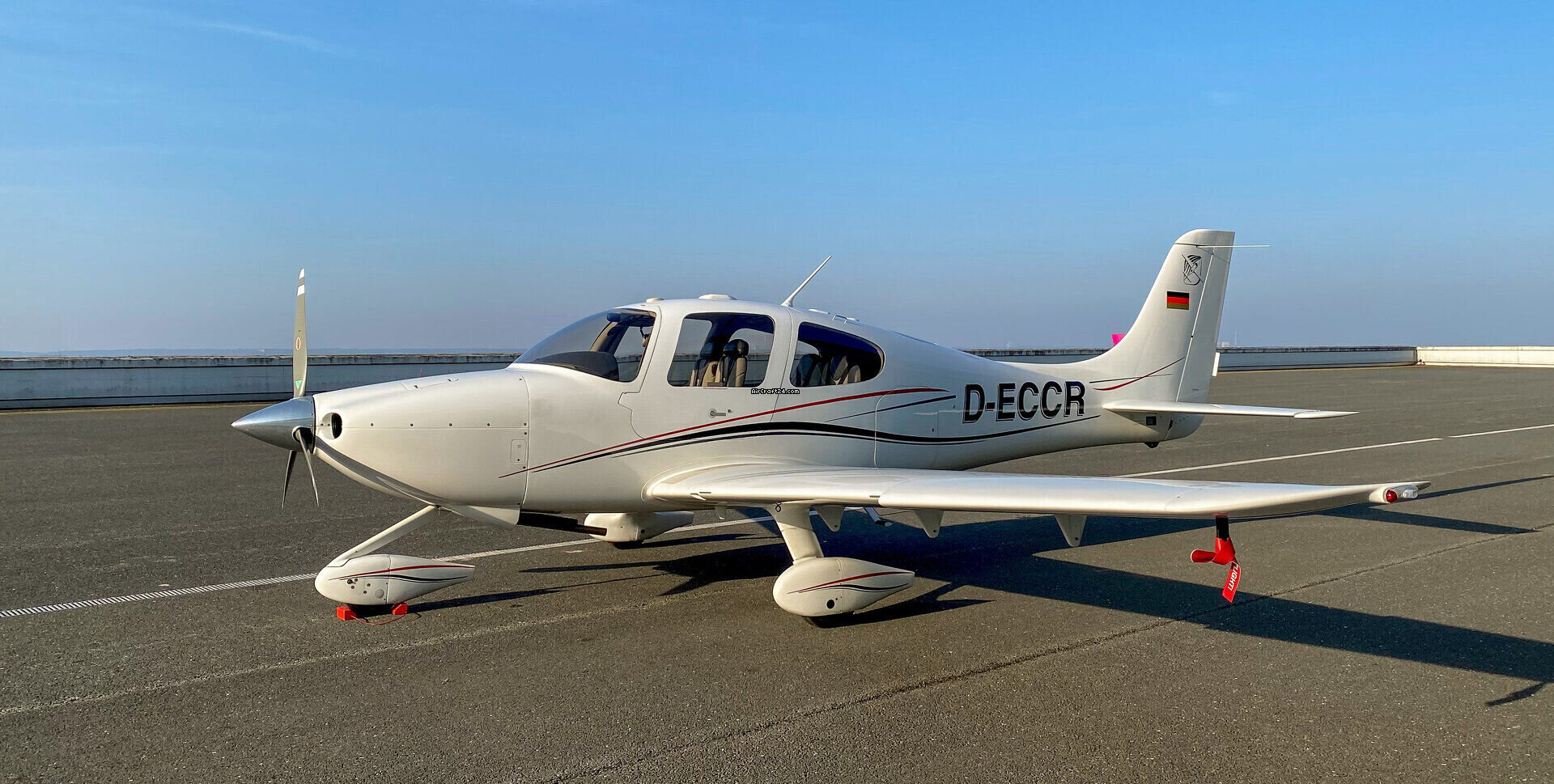 2000 Cirrus SR20 G1 | Low-Time | Dual GNS 430W Waas/lpv | Aspen PFD | Fresh Prop, photo 1