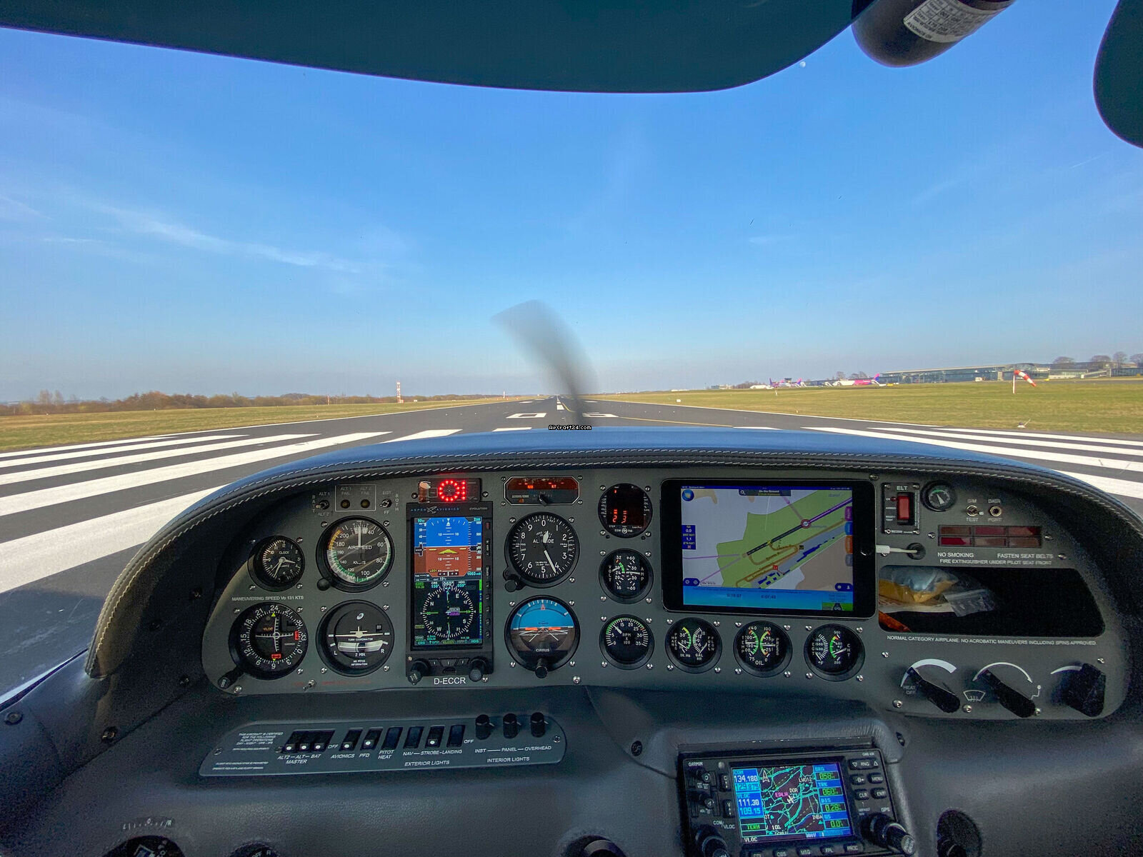 2000 Cirrus SR20 G1 | Low-Time | Dual GNS 430W Waas/lpv | Aspen PFD | Fresh Prop, photo 4