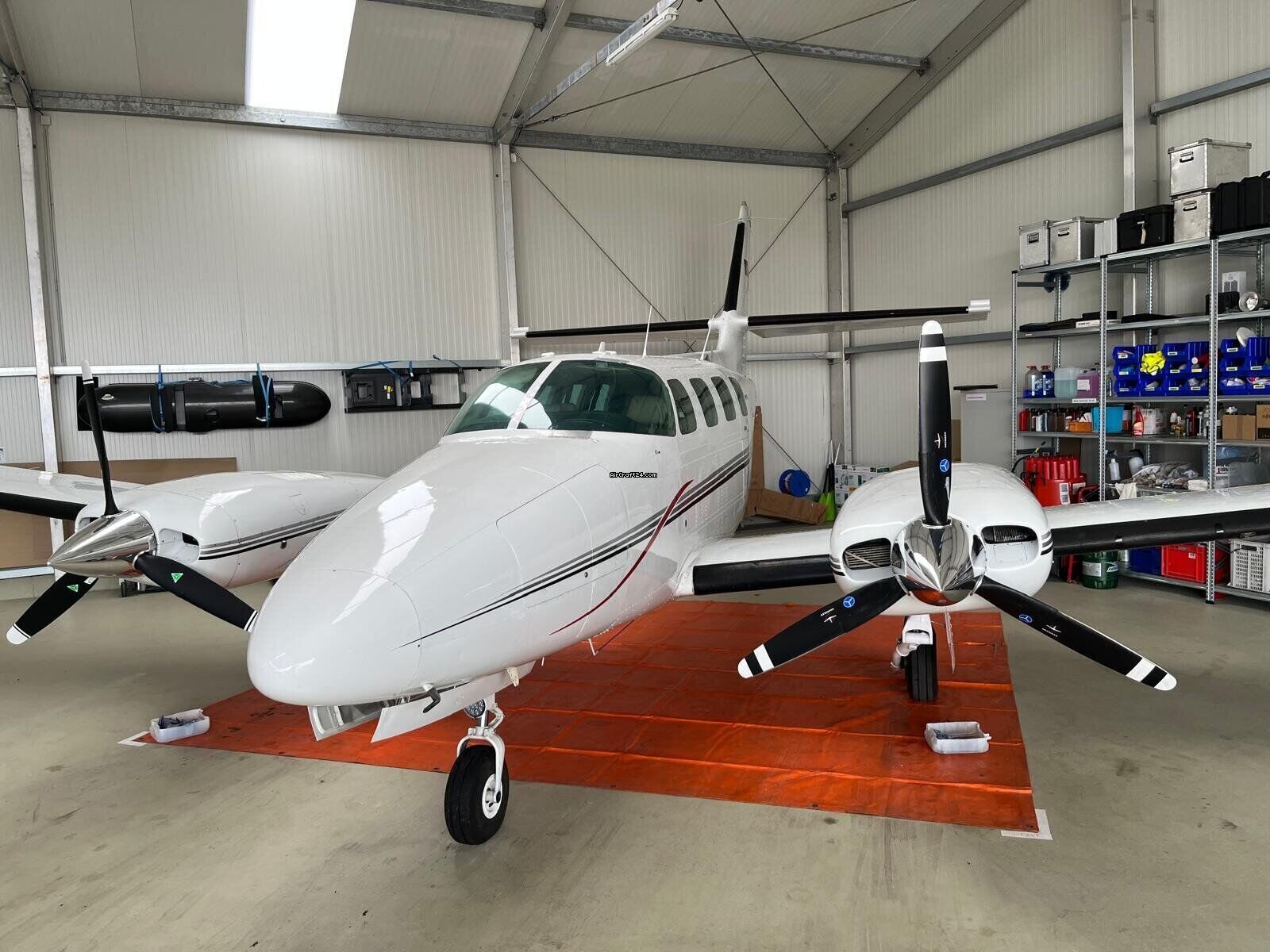 1982 Cessna T303, photo 2