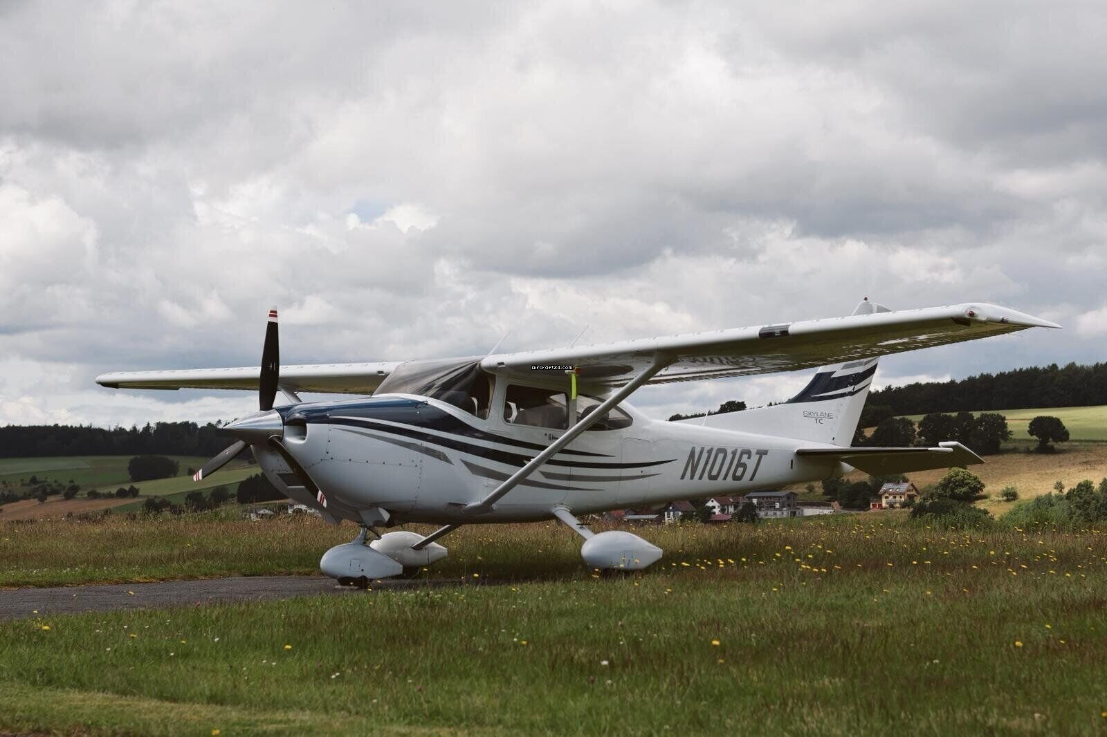 2005 Cessna T182T, photo 1