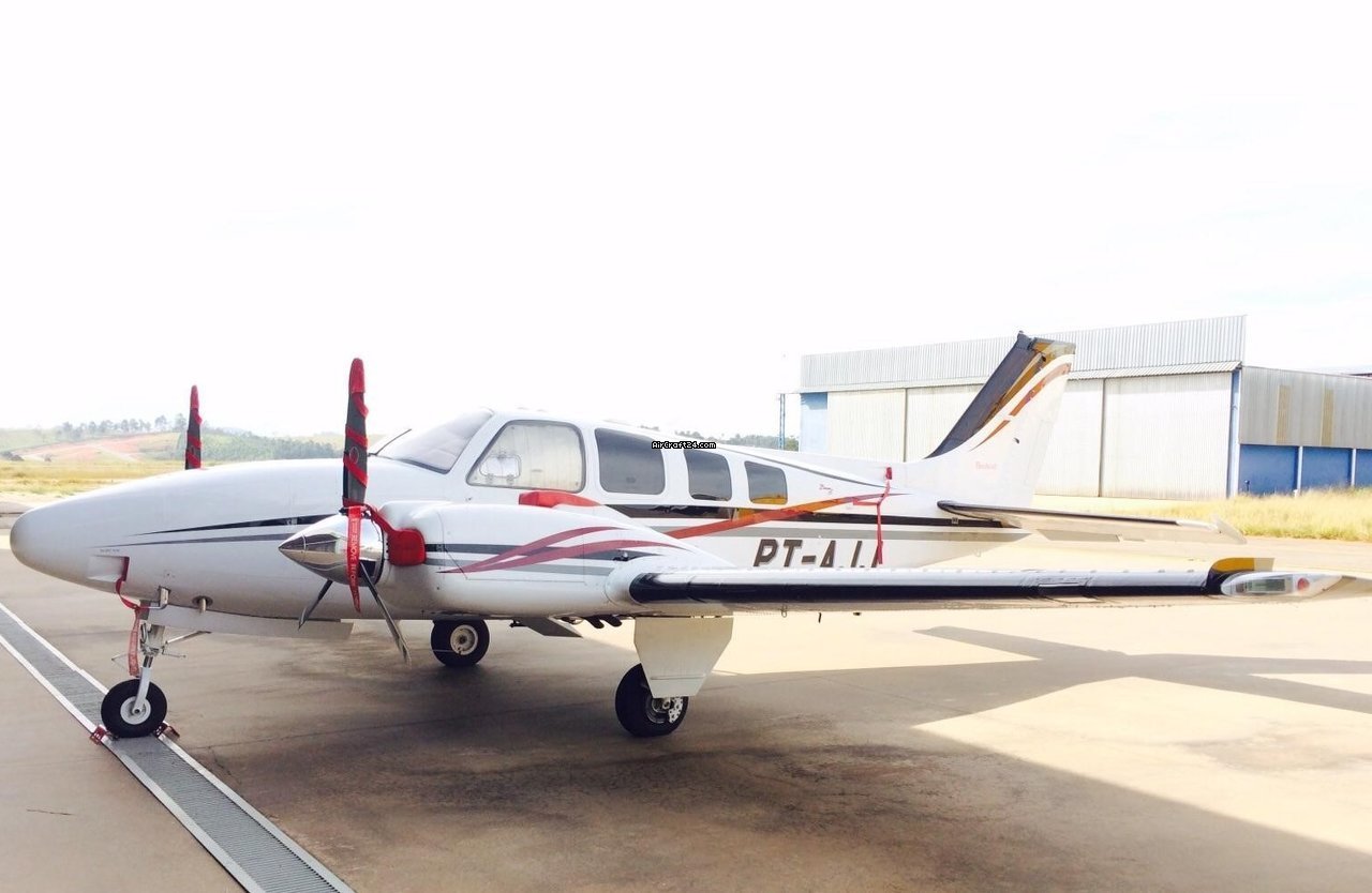 2001 Beechcraft Baron 58, photo 1