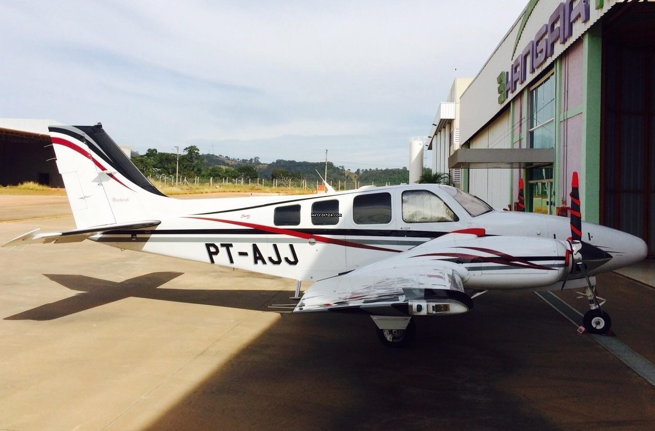 2001 Beechcraft Baron 58, photo 2