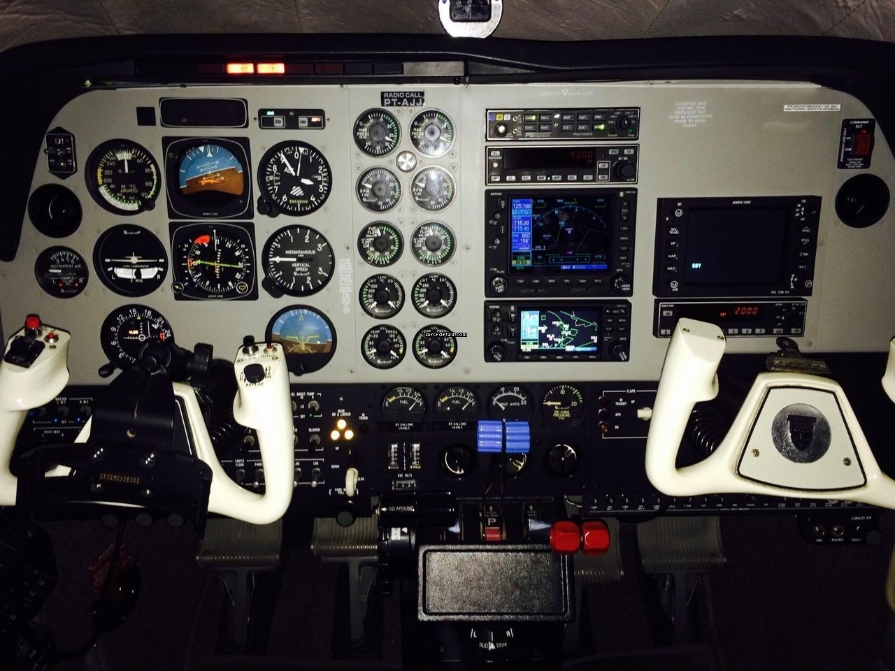 2001 Beechcraft Baron 58, photo 4