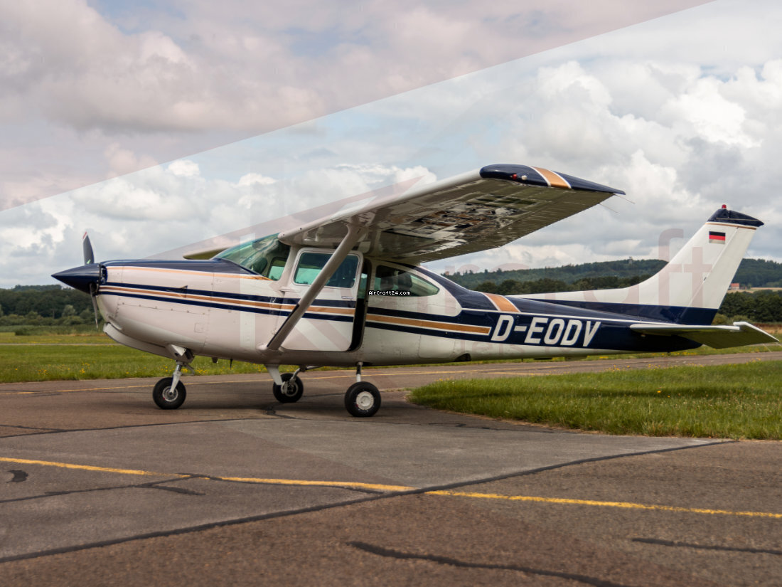 1980 Cessna FR-182-RG Skylane, photo 1