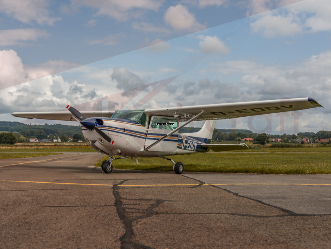 1980 Cessna FR-182-RG Skylane, photo 2