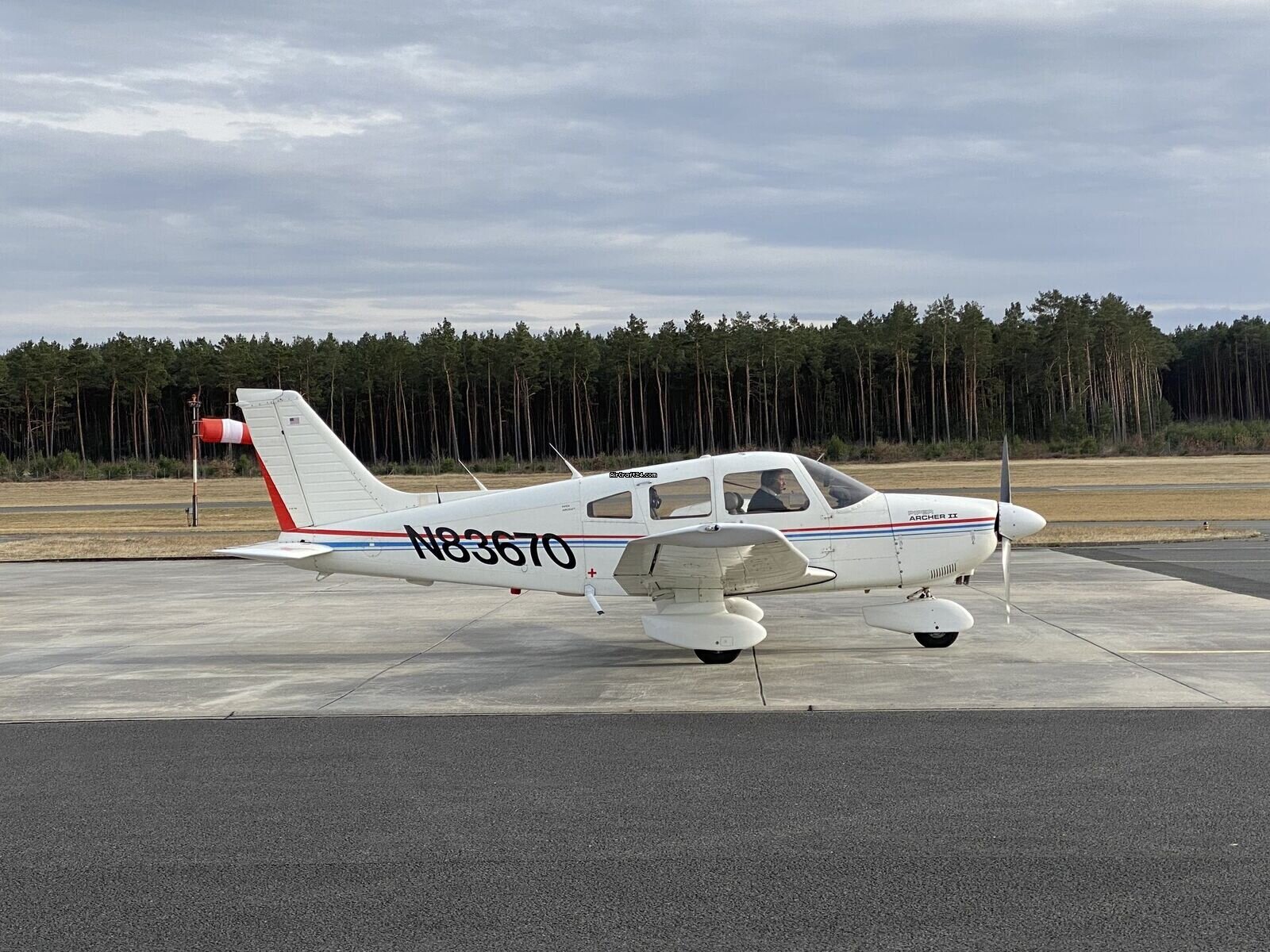 1981 Piper 28-181, photo 2