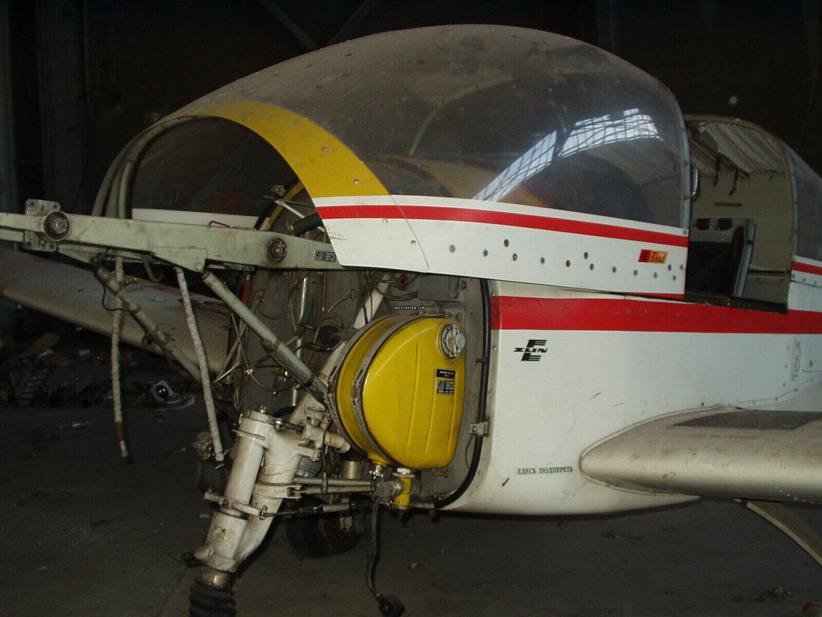1987 Zlin Zlin142, LZ810, photo 6