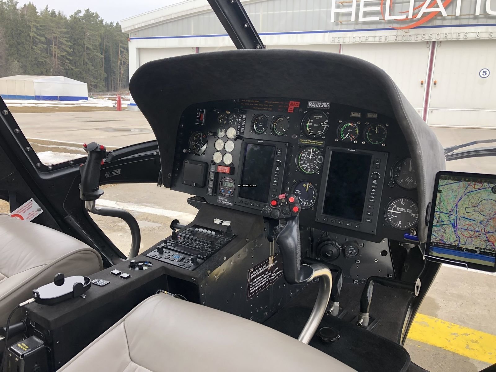 1982 Eurocopter AS355 F1, photo 3