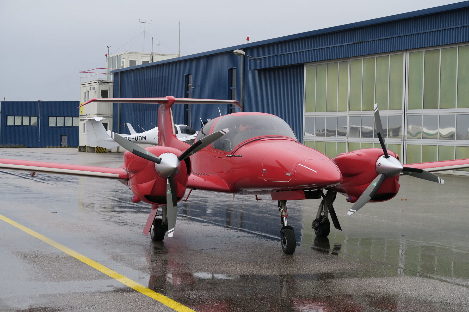 2023 Diamond DA42-V1, photo 3