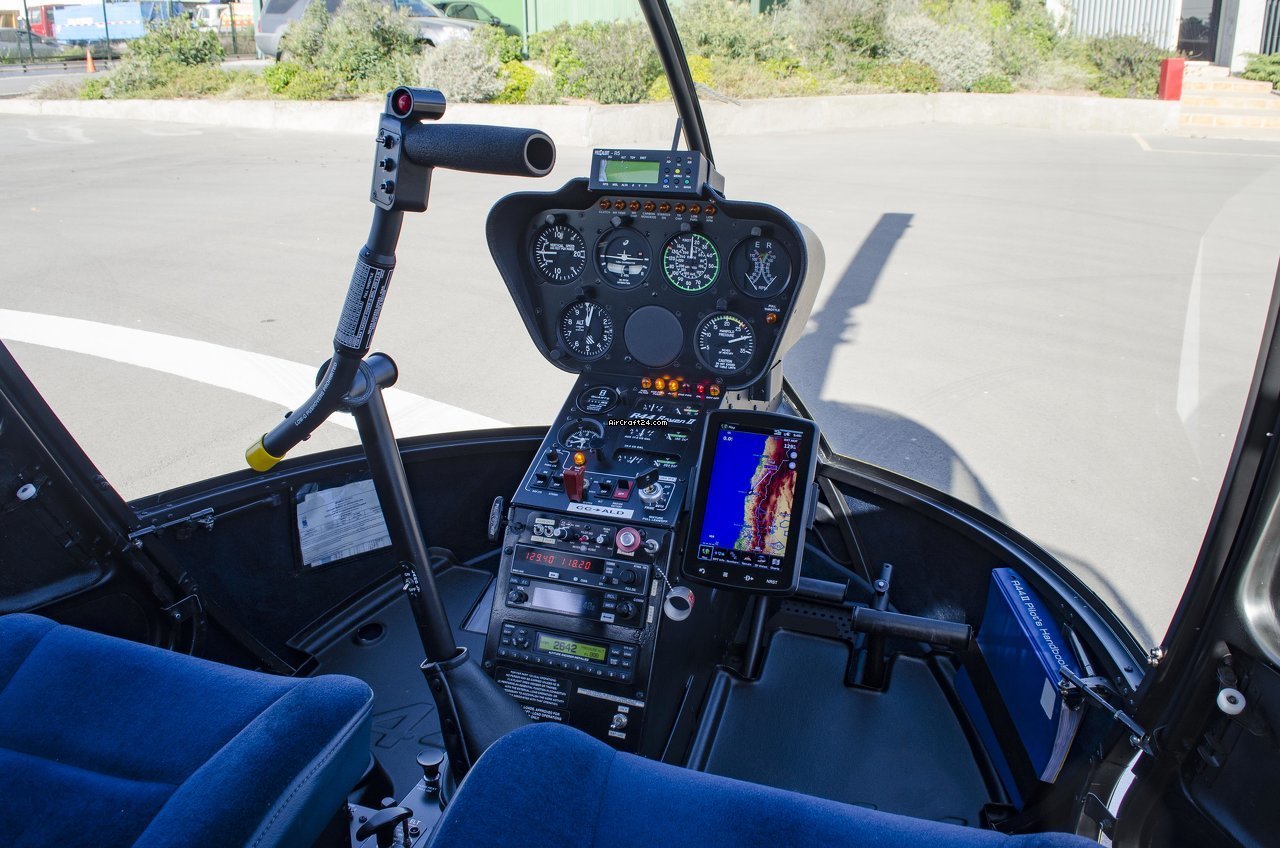 2013 Robinson R44, photo 2