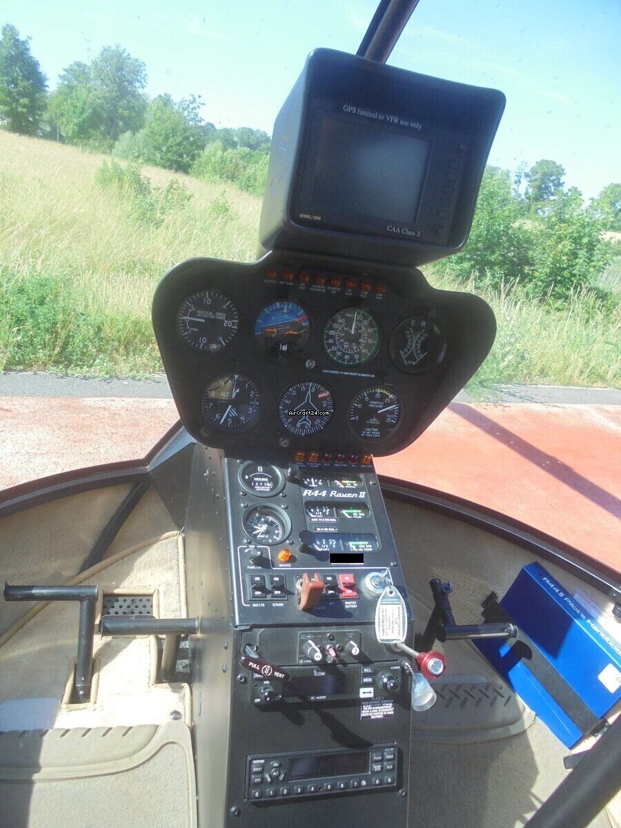 2006 Robinson R 44 Raven II, photo 2