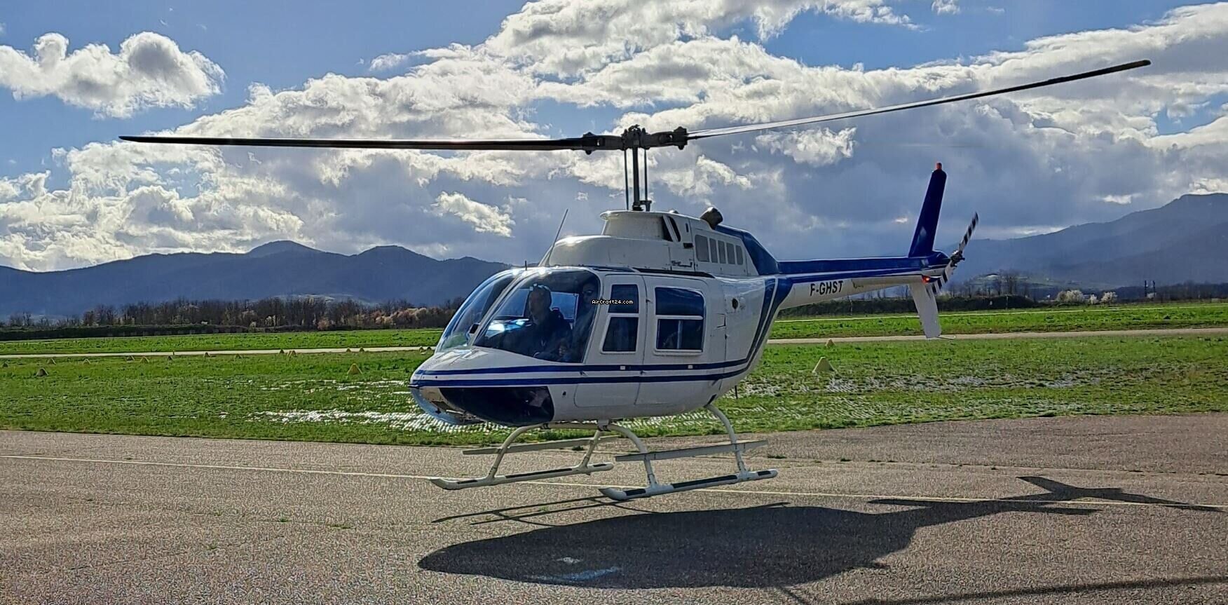 1973 Bell 206 Jet Ranger B2, photo 2