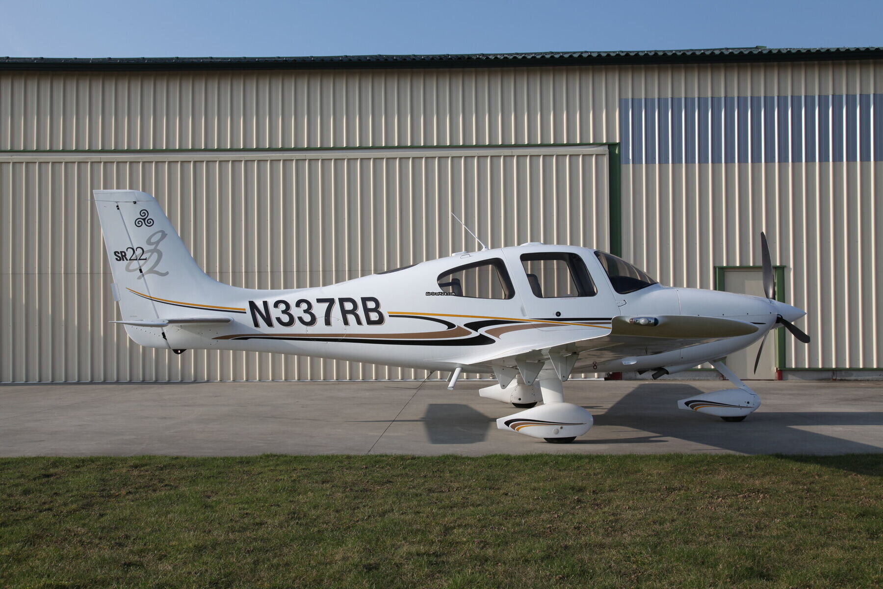 2004 Cirrus SR22-G2, photo 1