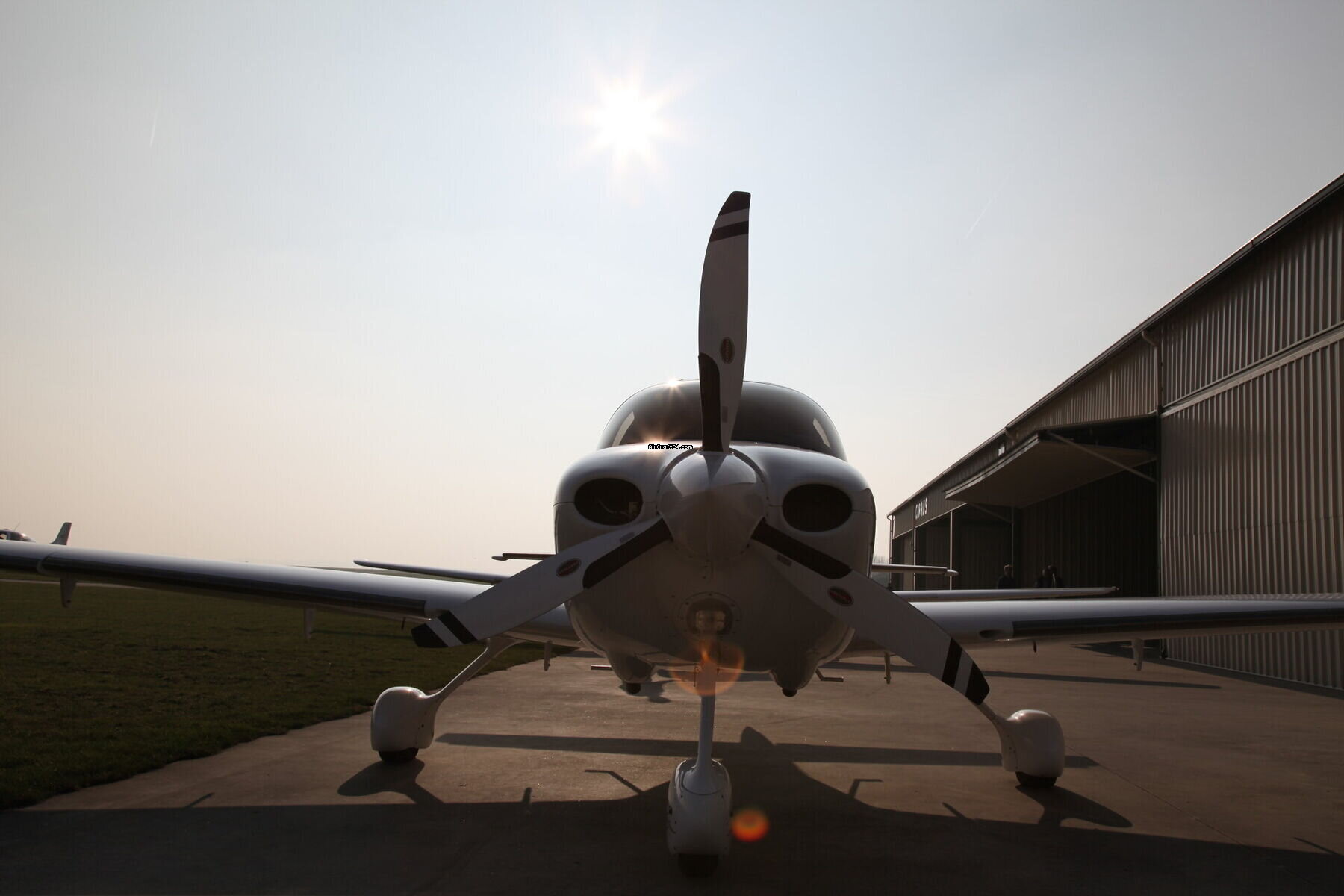 2004 Cirrus SR22-G2, photo 3
