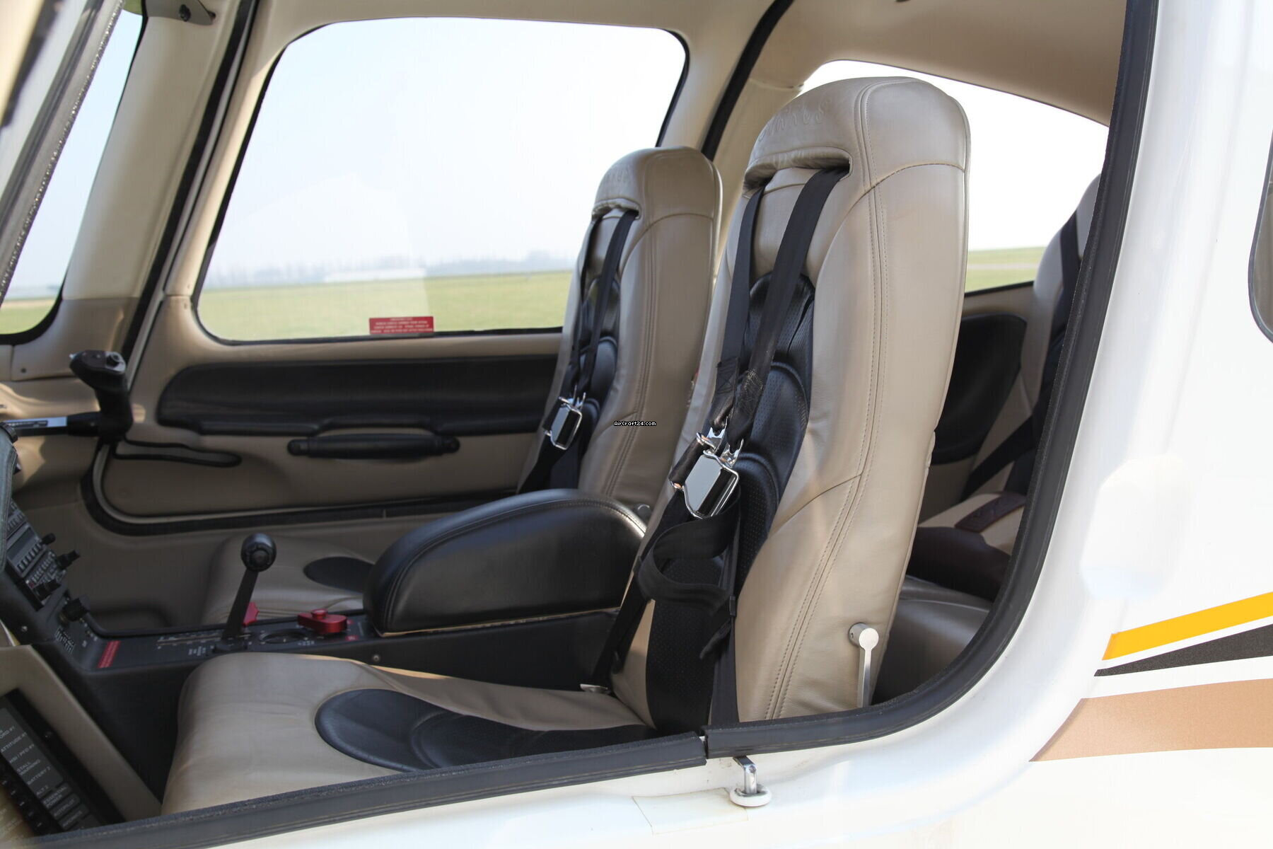2004 Cirrus SR22-G2, photo 6