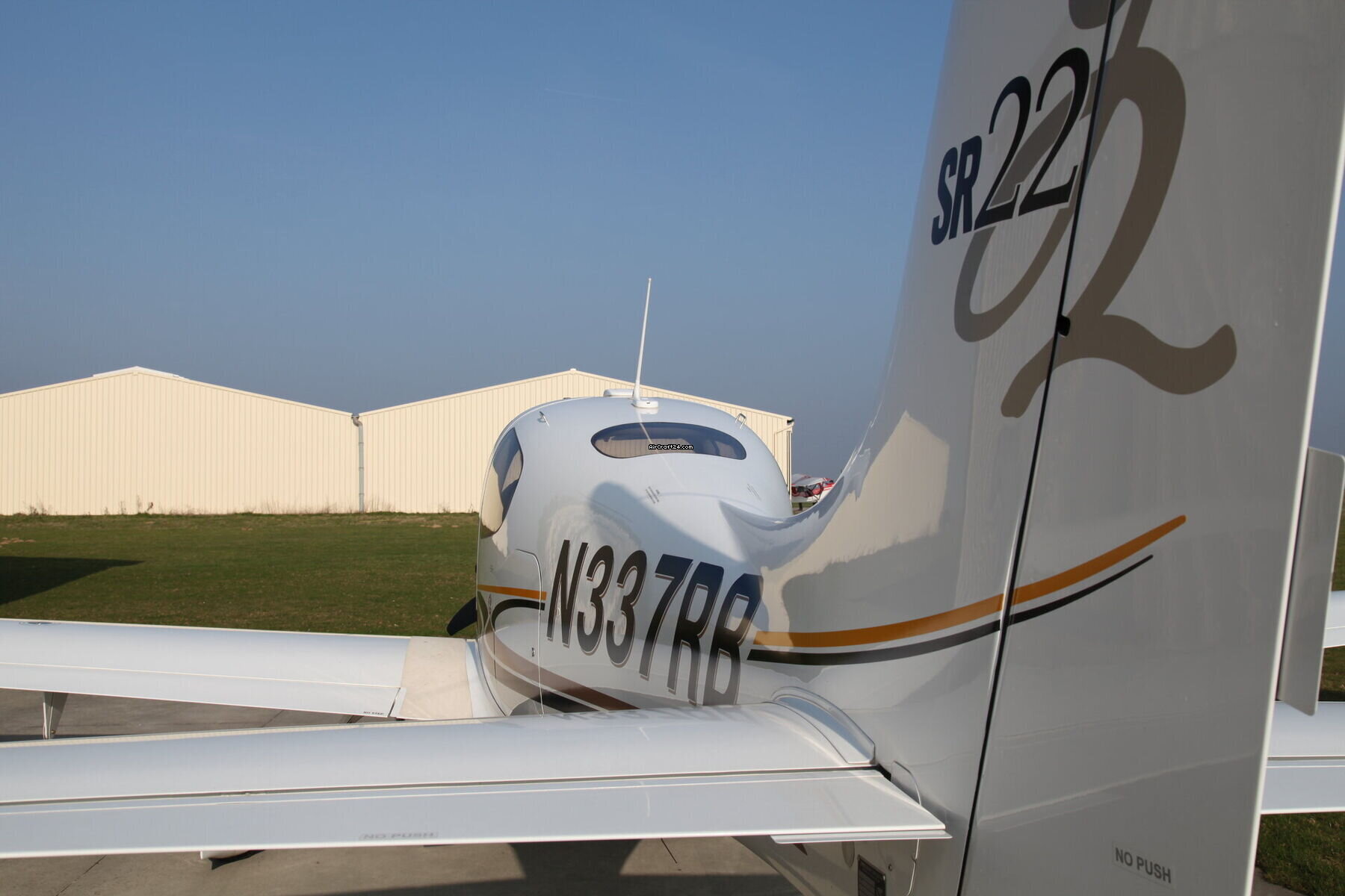 2004 Cirrus SR22-G2, photo 8