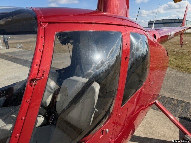 2006 Robinson R-44 Clipper II, photo 2