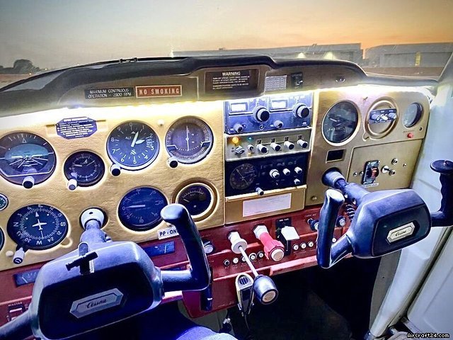 1977 Cessna 152, photo 3